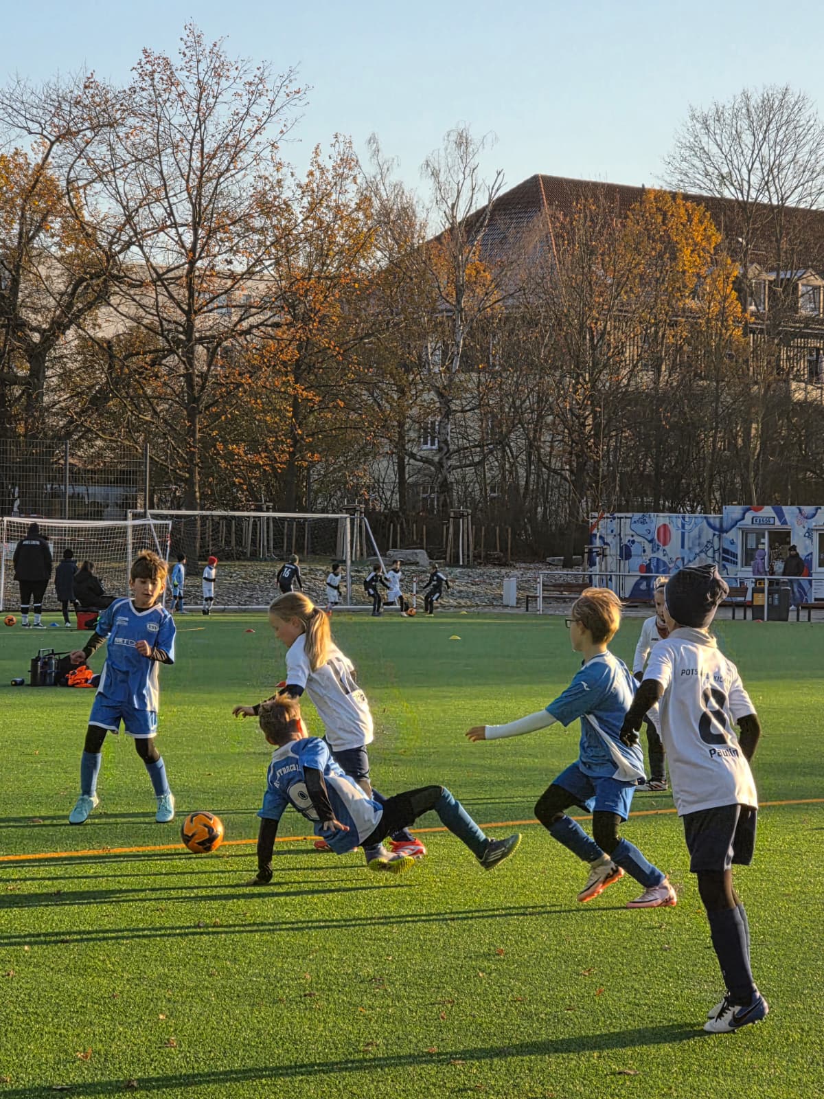 Fußball, Fußball, Fußball … das Motto unserer Kickers-Mädchen